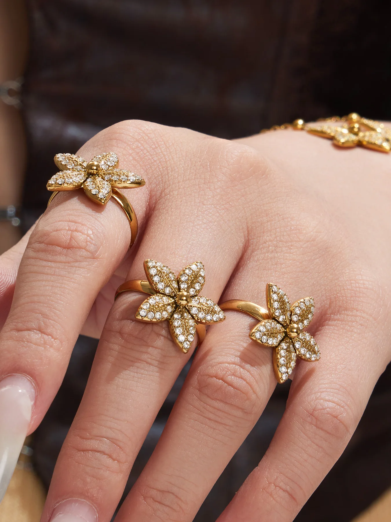 316L Edelstahl Schmuckset: Halskette, Armband, Ring, Ohrringe mit Tulpenblüten, Zirkonia, Pentagramm und Quasten für Damen, Wasserfest – Detail 7