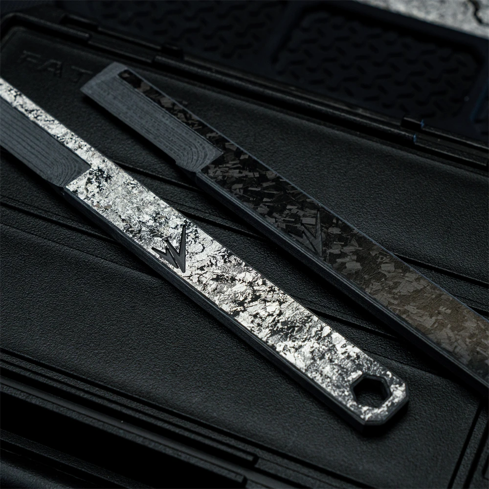 

Тактический карманный нож-карта из углеродного волокна, DIY-инструмент для резки, портативный кулон-резак