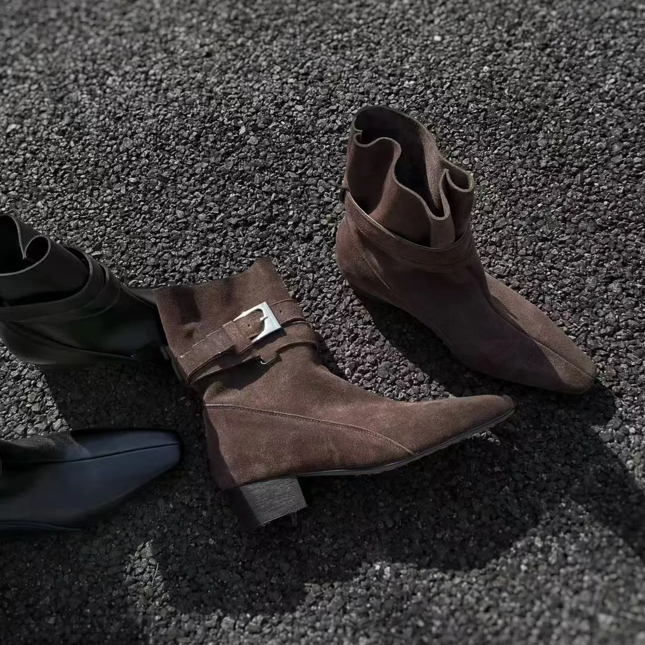 

Короткие сапоги с рукавами в британском стиле в стиле ретро с головкой, весенне-осенние женские модные ботинки с пряжкой на ремне и декоративным толстым каблуком на талии