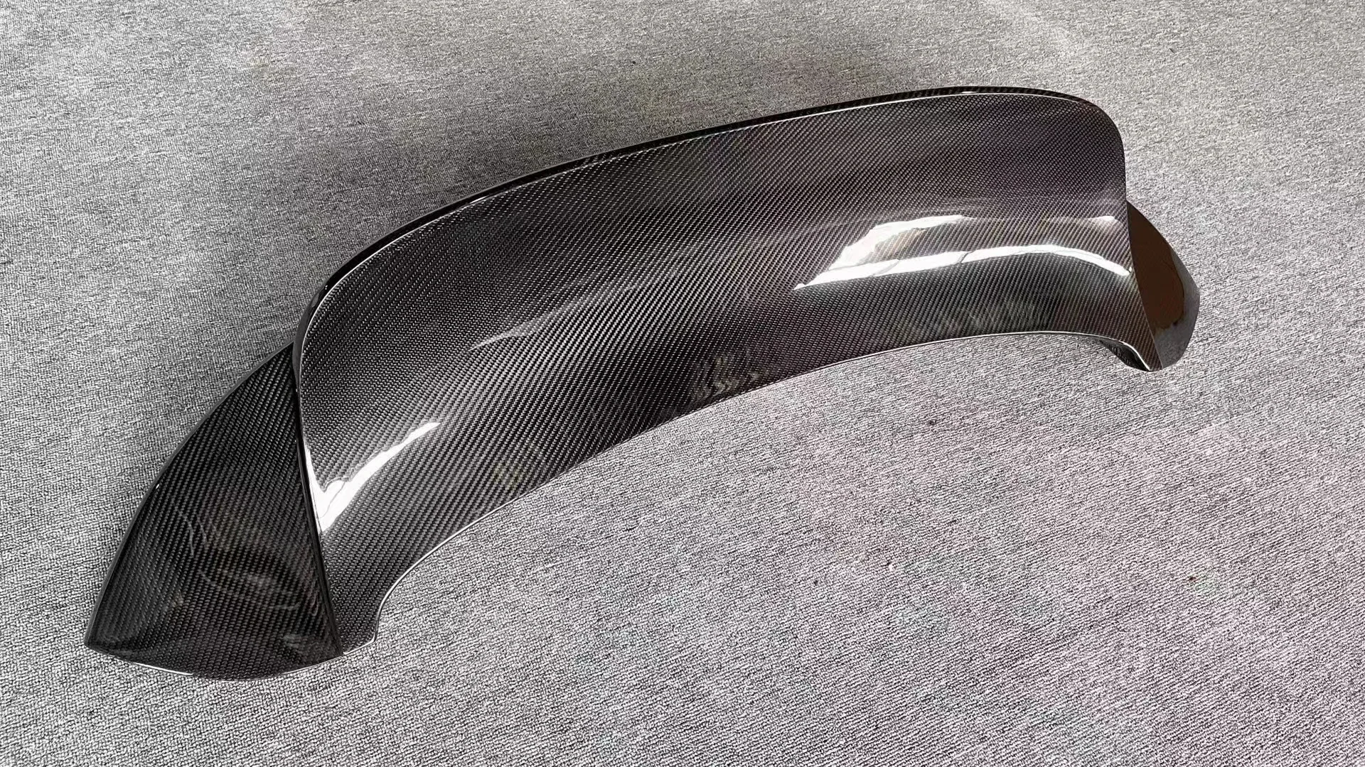 Dry Carbon Fiber Sport Classic Rear Wing for  992 Dry Carbon Fiber Tail Wing for 911 992