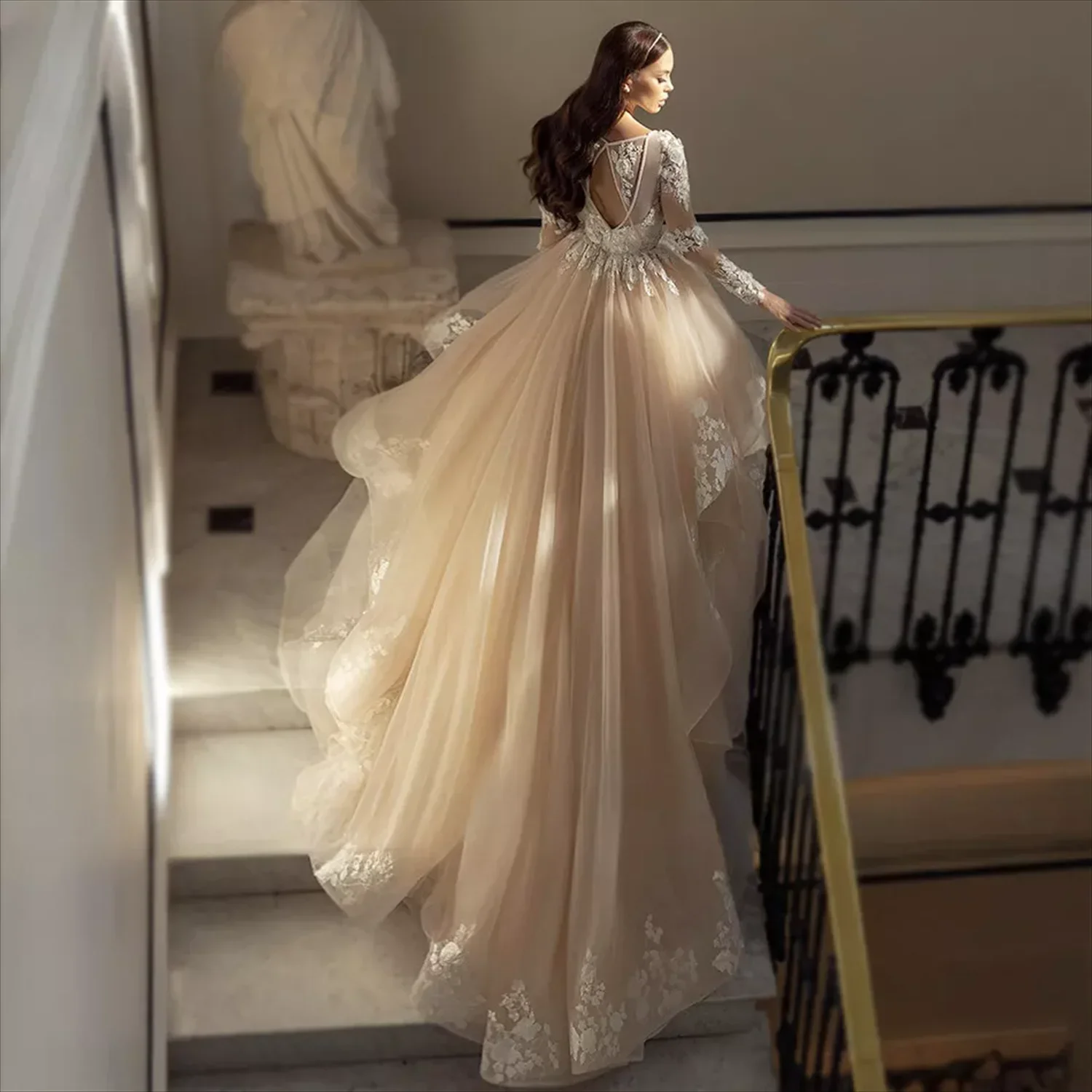 Exquisite Wedding Dresses A-Line Tulle Tiered Bridal Gowns Lace Appliques Full Sleeves Glamorous Vestidos De Novia Customized