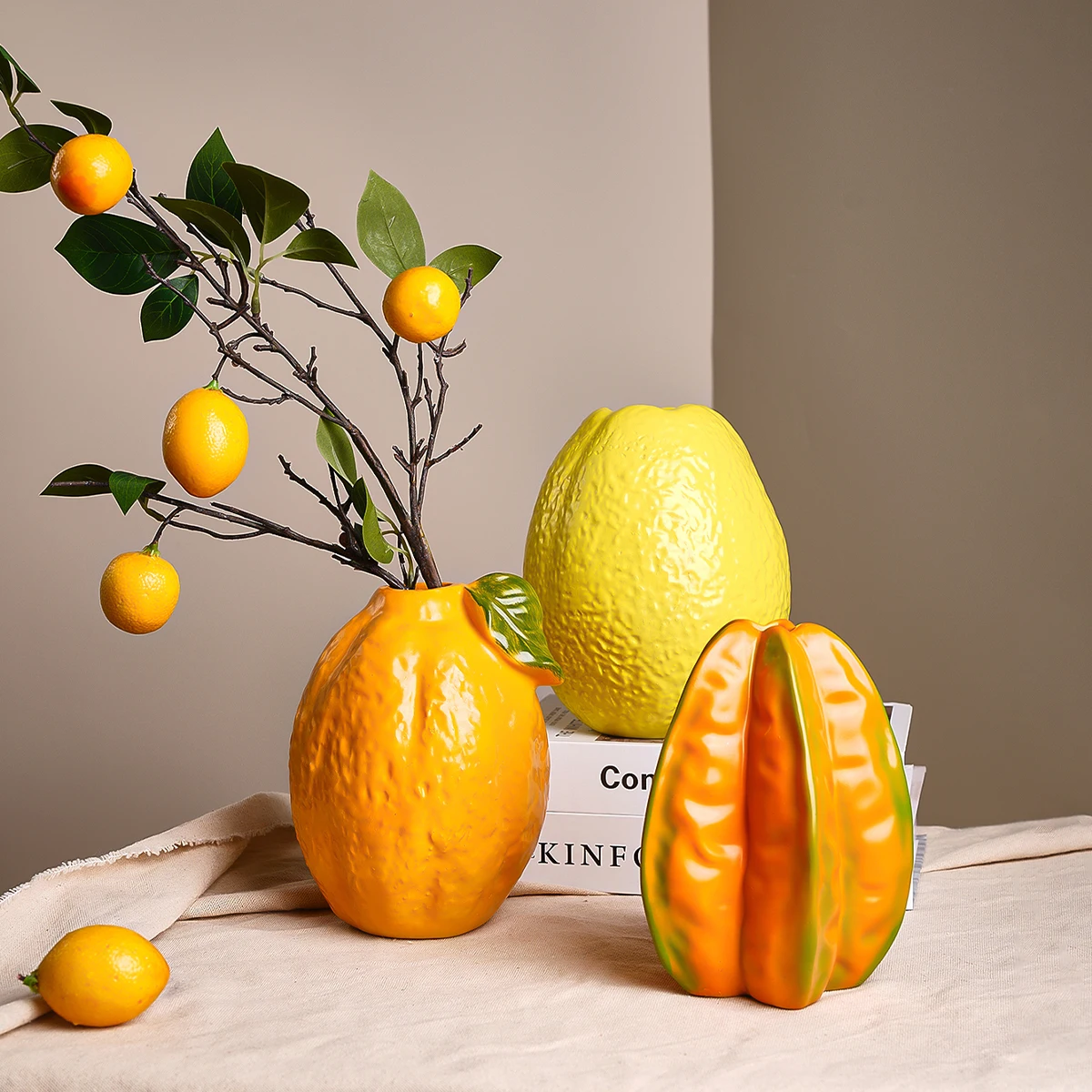 1 Stück, eine realistische Obstvase als Dekorationsstück, eine handbemalte Vase aus Kunstharz für Blumenarrangements im Wohnzimmer