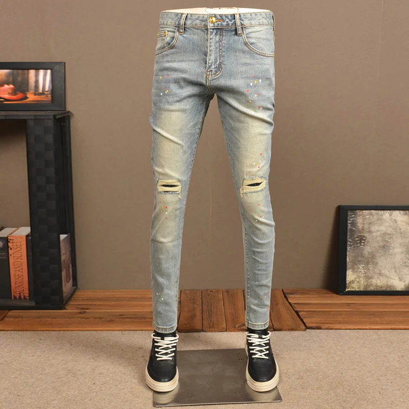 

Уличные модные мужские джинсы в стиле ретро, эластичные облегающие винтажные рваные джинсы, мужские дизайнерские брюки-карандаш из денима в стиле хип-хоп с рисунком