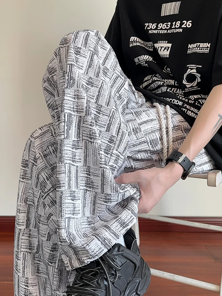 

Мужские летние повседневные брюки из ледяного шелка с мозаикой и широкими драпировками в американском стиле в стиле ретро, крутые повседневные брюки