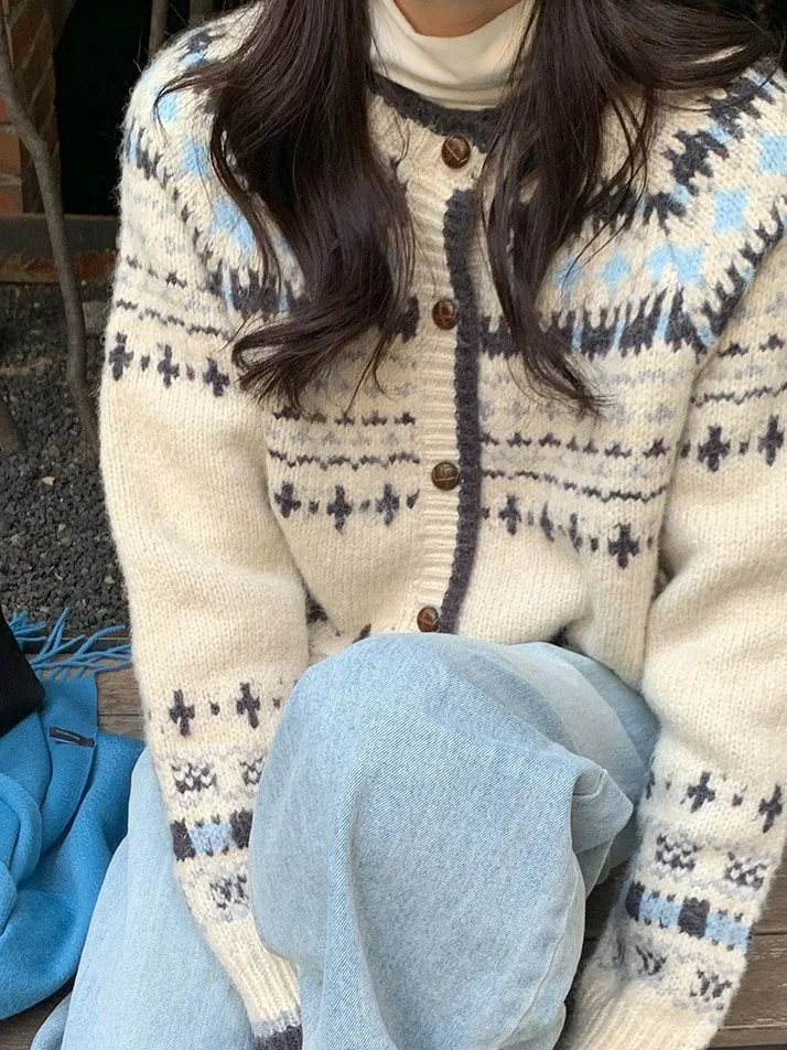 Korean Style Fair Isle Knitted Cardigan Sweater Women's Fashion Slim Fit Warm Winter Outerwear Casual round Neck Long Sleeve