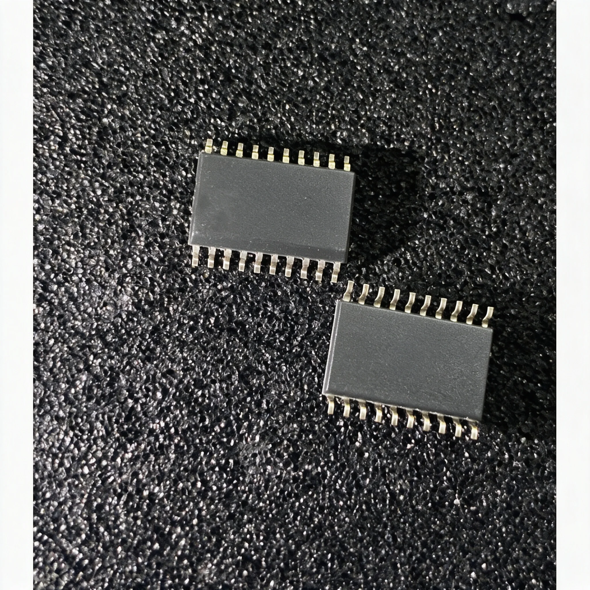 5piece 74HC374 74HC374D SOP20-7.2MM 74HC4514D SOP24