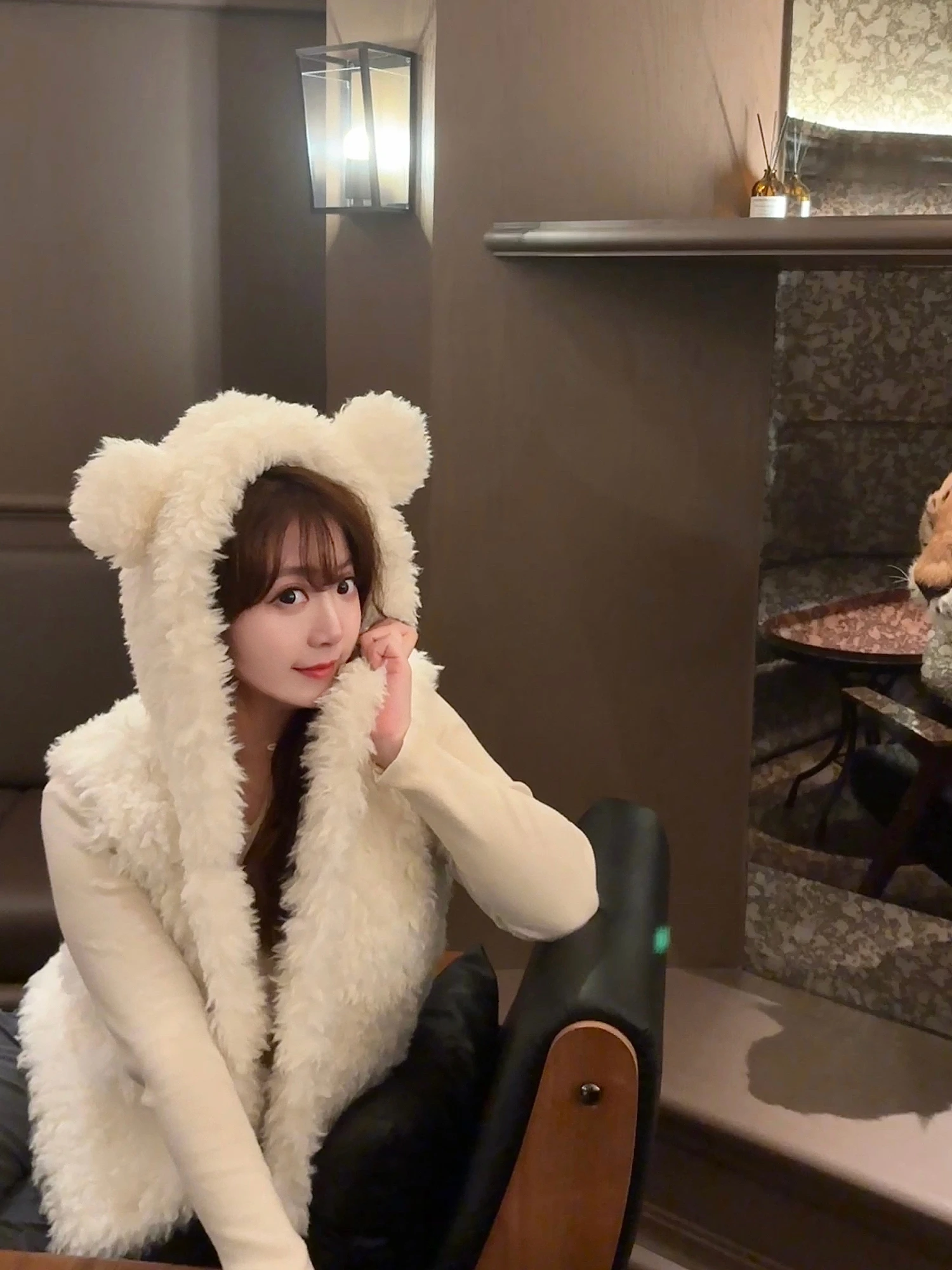 Cute little bear ears, eco-friendly fur vest, female white lambskin coat with hat, loose fur vest