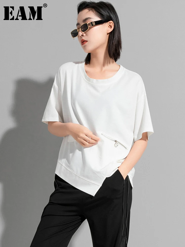 [EAM] Women White Zipper Irregular Big Size Casual T-shirt New Round Neck Half Sleeve Fashion Tide Spring Summer 2024 1DE0321