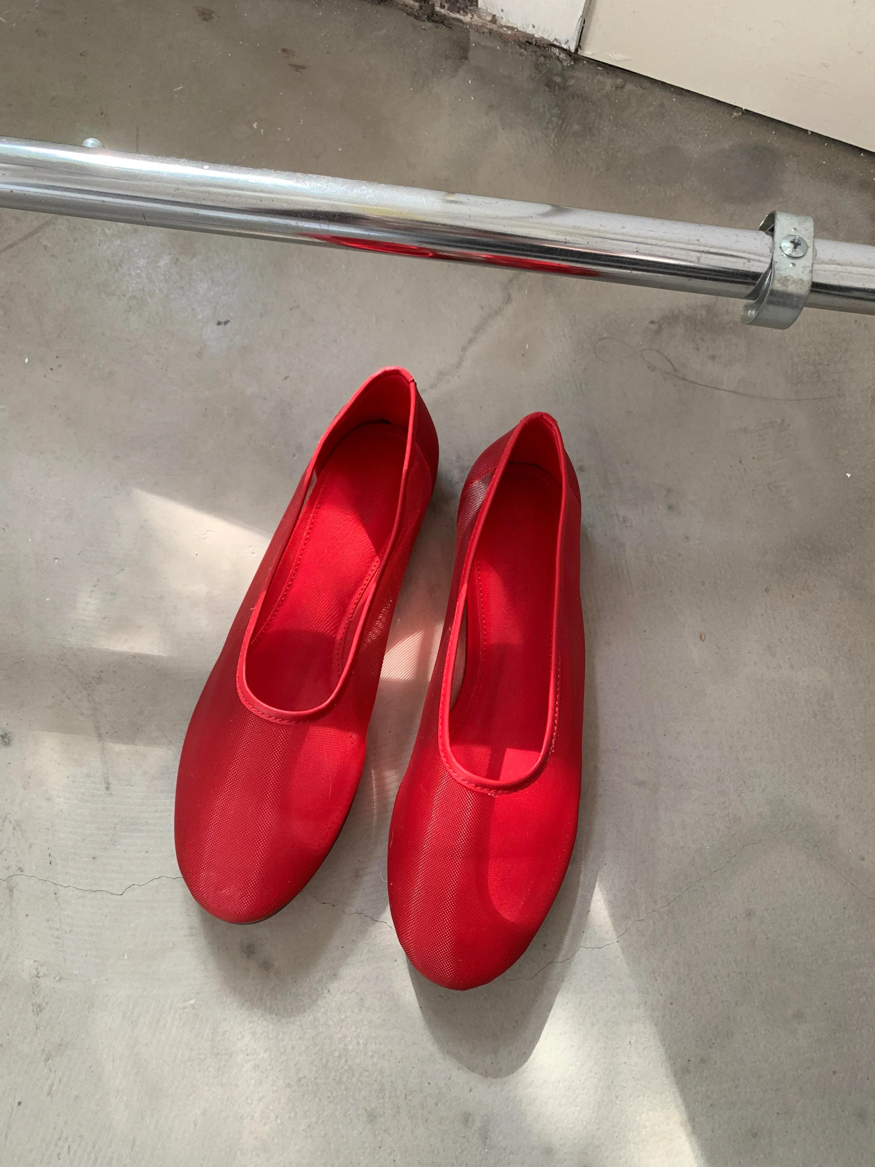 red-mesh-hollow-out-ballet-flat-shoes-women's-leather-version-round-head-slip-on-sandals-breathable-comfortable-summer-shoes