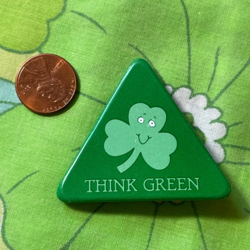 VINTAGE St Patrick\'s Day Pin Back Buttons 32-75mm