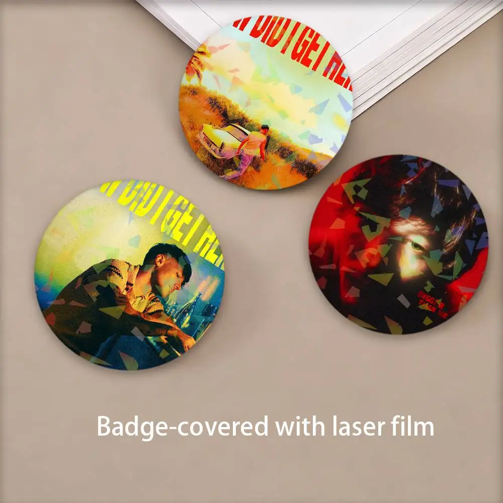 Singer L-LoUIs-S T-ToMlINsoN-N Badges Round Laser Badge Brooch Backpack Accessories