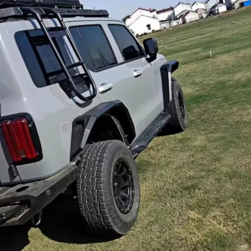 

Накладки на колесные арки (фендеры) для Tank 300: Защита и тюнинг экстерьера