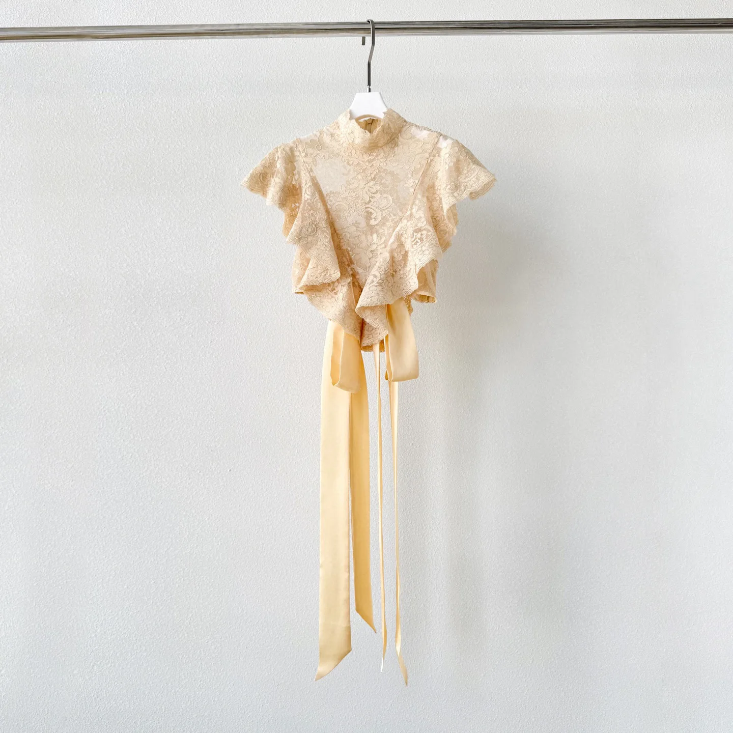 

2025 Women New Fashion Black Lace Patchwork See Through Sleeveless Blouse Tops