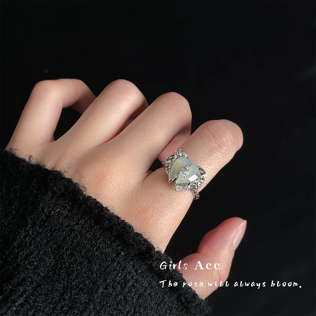 Vintage Heart Geometric Micro Pavé Zirconia Liquid Design Ring Trendy Ins Fashion Jewelry Unique Gift for Women