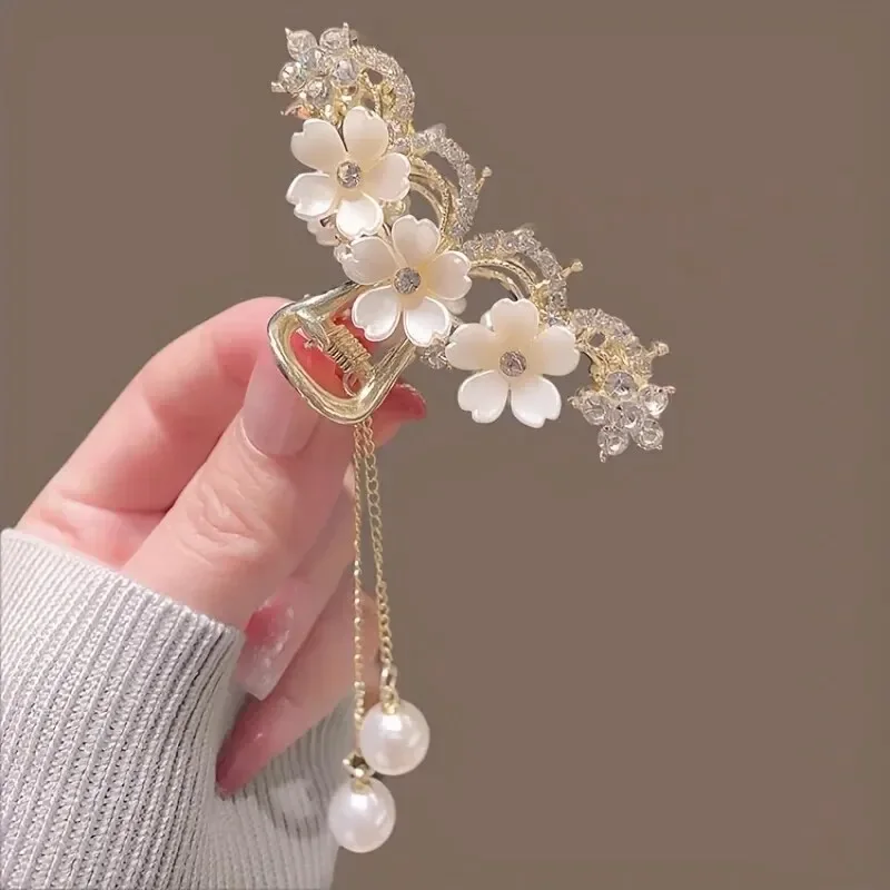 New Camellia Rhinestones Temperament Faux Pearl Tassel Hair Clip, Simple And Elegant Metal Hair Clip, Ideal Choice for Gifts