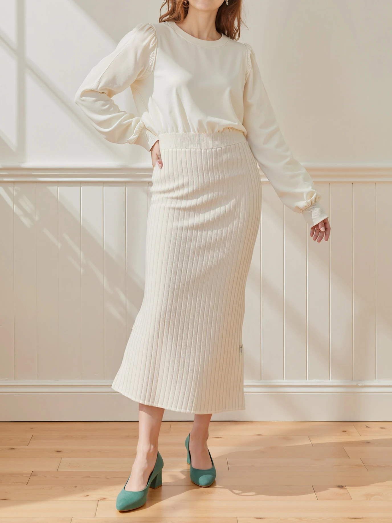 

Elegant Knitted Skirt for Women, Knitted Long Skirt with a Stylish Look, Suitable for Daily Commuting to Work, Versatile Women's Sweater Skirt, Available in Black and White