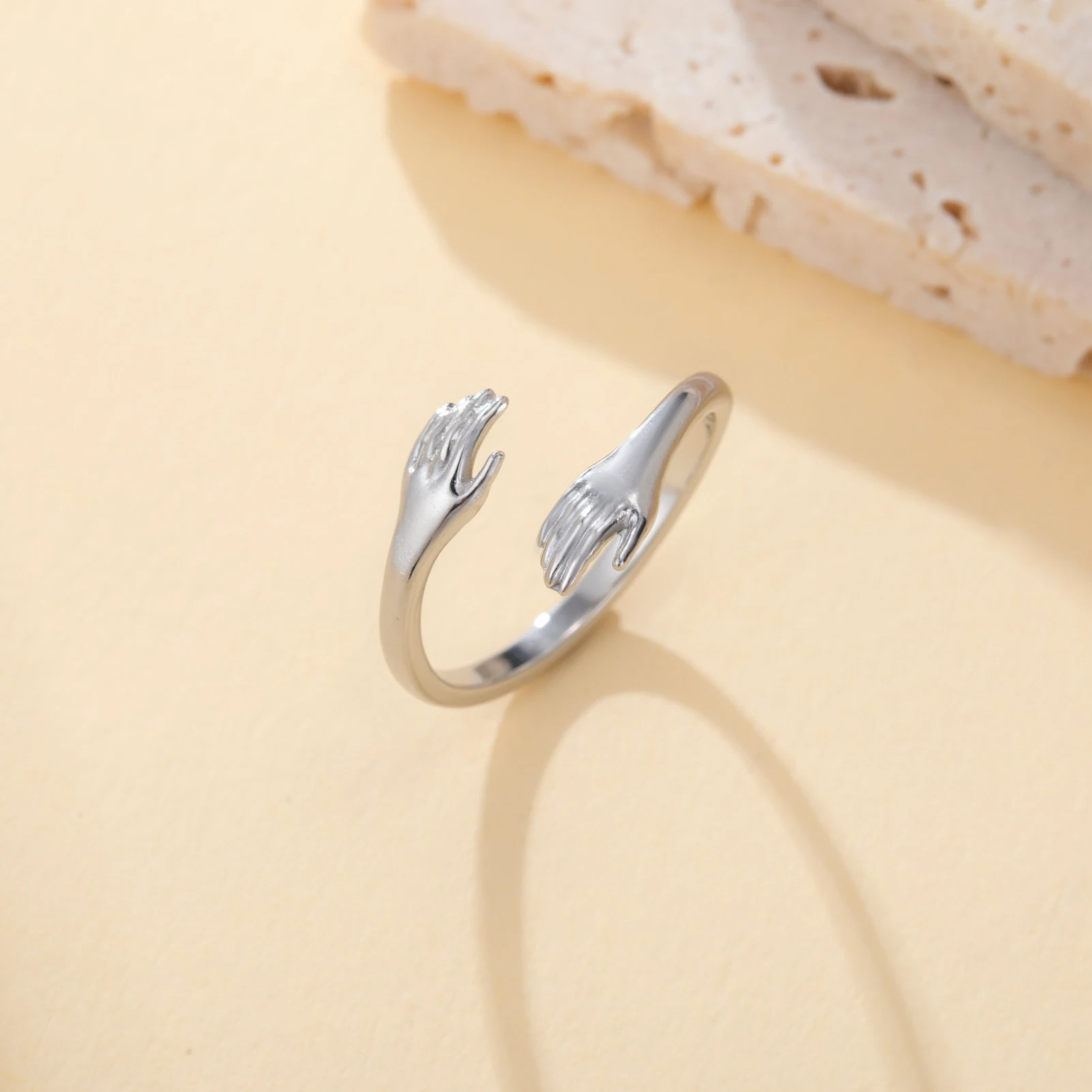 COOLTIME رومانسية هندسية عناق اليد الدائري للنساء الفولاذ المقاوم للصدأ الإبداعية حلقة مفتوحة قابل للتعديل مجوهرات الزفاف هدية 2025 جديد #3