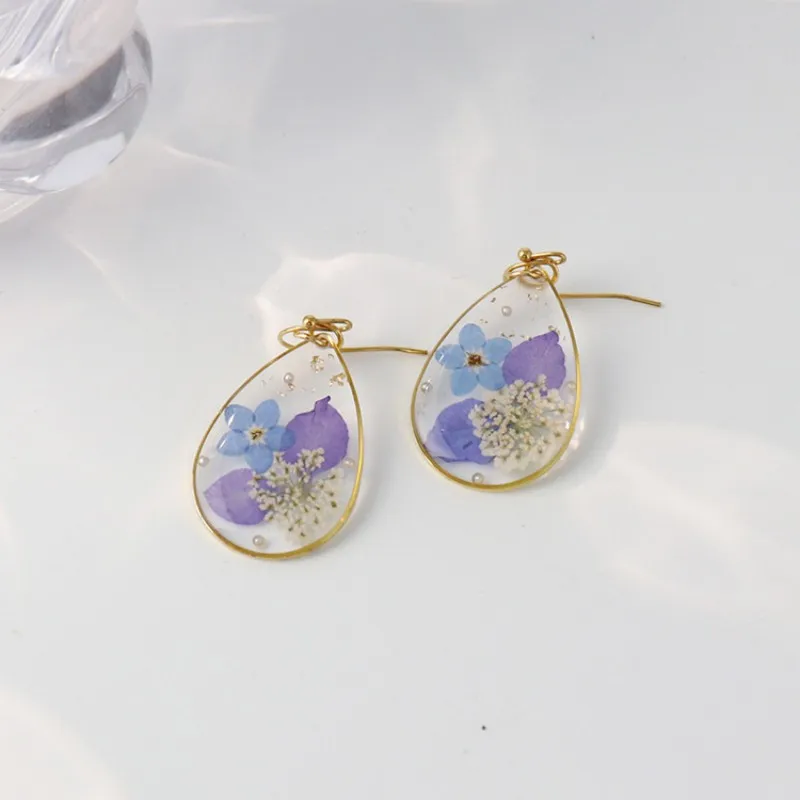 

Natural Plant Earring Handmaking Epoxy Resin Pressed Flower Earring Elegant Dried Flower Drop Earring Jewelry Custom Accessories
