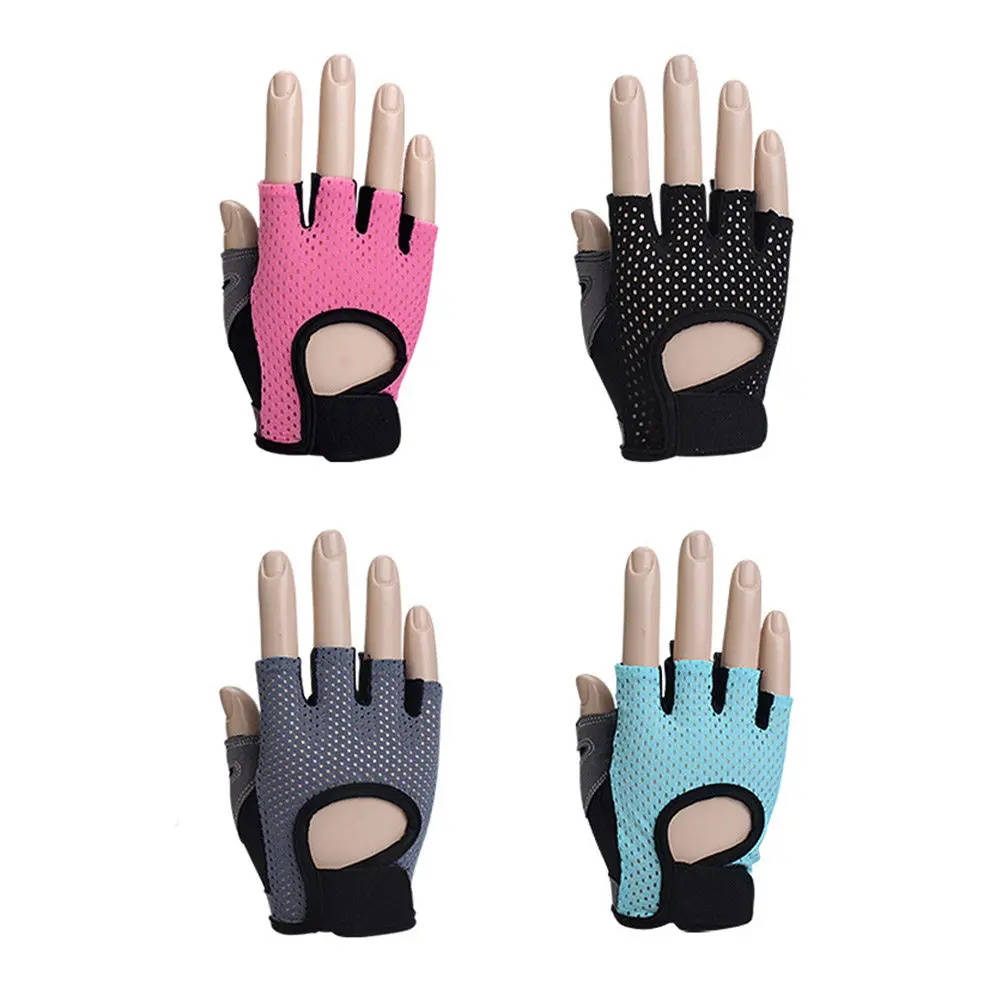 

Women Black S Finger Vent Half Finger Training Gloves Strength Gym Sports Gloves for Weightlifting Dumbbell Exercise Equipment
