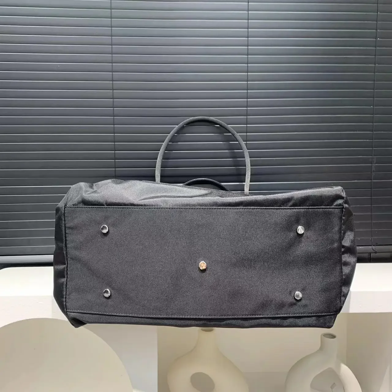 Nylon splicing PU handbag, large capacity commuting bag, fashionable briefcase handbag, travel bag