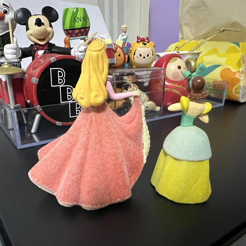 1Piece 6cm  7cm Disney Princess Elo and Cinderella Sister Plucked Ornament Collection