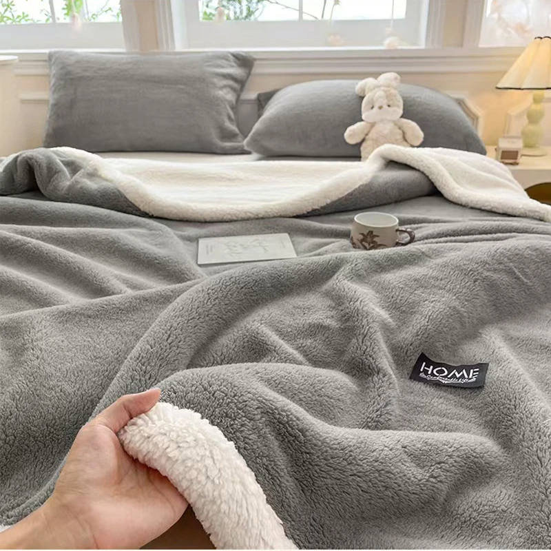 2026 Double-Layer Lamb Cashmere Two-Tone Blankets Thickened Soft Winter Sofa Nap Shawl Leisure Portable Office Knee Warm Blanket