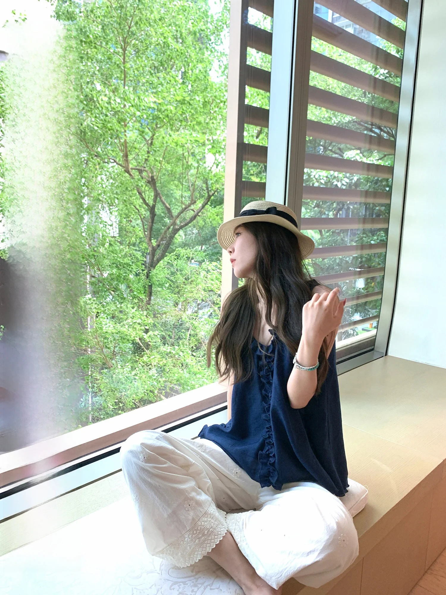 

Женская летняя одежда Aeronline: синий повседневный топ-жилет с кружевным дизайном и скрытыми синими бретелями, корейский стиль