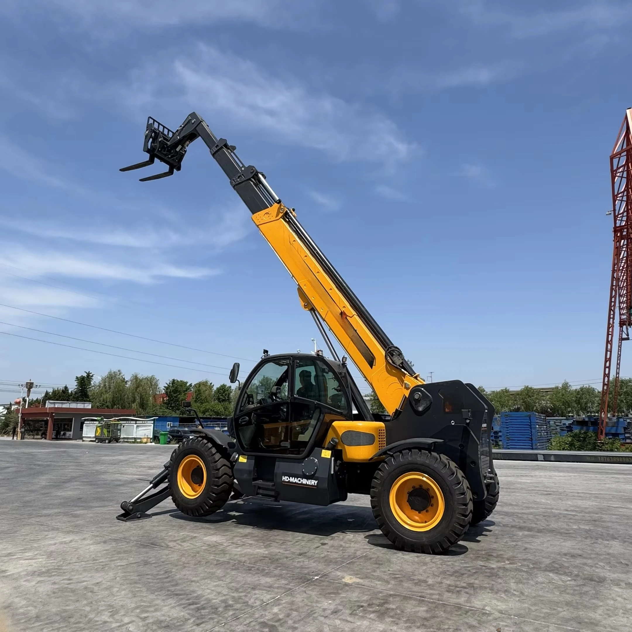 Hot Sale Side Loader Boom Rotating 4wd Rough Terrain Wheel 4.5 Ton Small Compact Telehandler Telescopic Forklift Handler