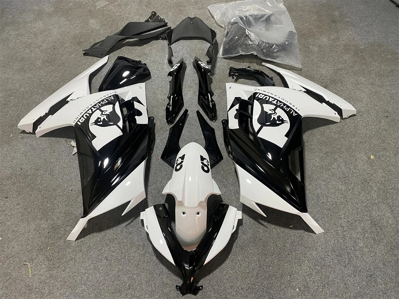 

For Kawasaki Ninja 300 2013-2017 2014 2015 Motorcycle ABS Plastic Fairing Kit, Motorcycle Ninja 300 EX300 Body Fairing