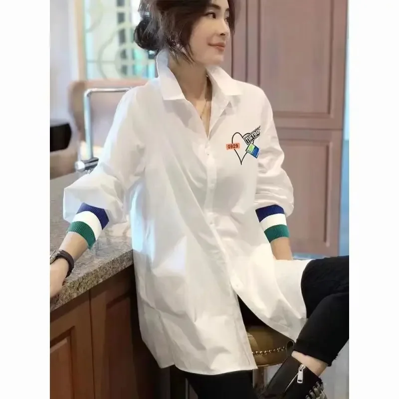 Plus Size Retro Embroidered Printed White Loose Fitting Shirt for Women Long Sleeved Top Spring Wear 2025 New Item