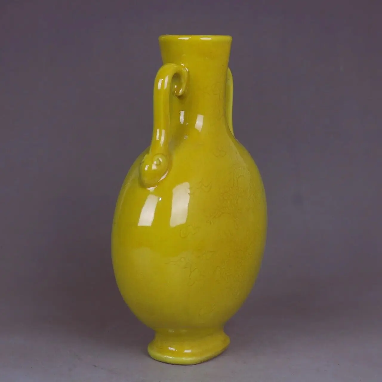 Chinese Home Desktop Decor Yellow Glaze Porcelain Carved Dragon Design Vase 8.66 inch