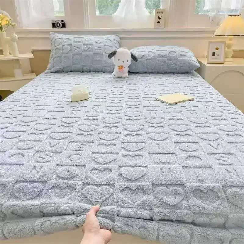 Milk Velvet Bed Sheet Winter Warm Coral Velvet Bed Cover Tafu Velvet 3 Pcs Bed Set Mattress Protective Cover with Pillow Cover