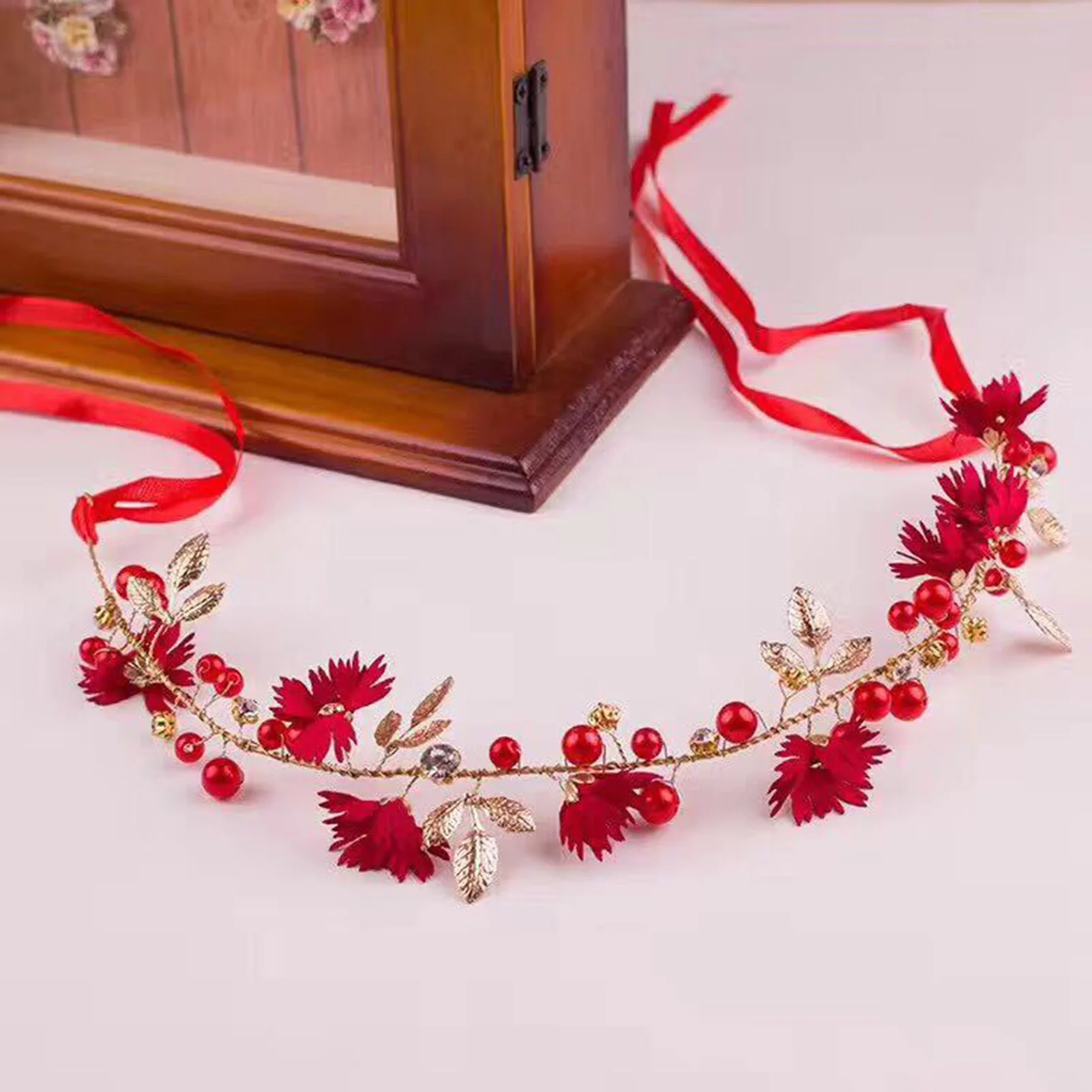Elegantes Braut-Stirnband für Mädchen, imitierte Perlenkronen, Braut-Hochzeits-Stirnband für Mädchen, Blumengirlande, romantisches Blumen-Stirnband für Mädchen – Detail 9