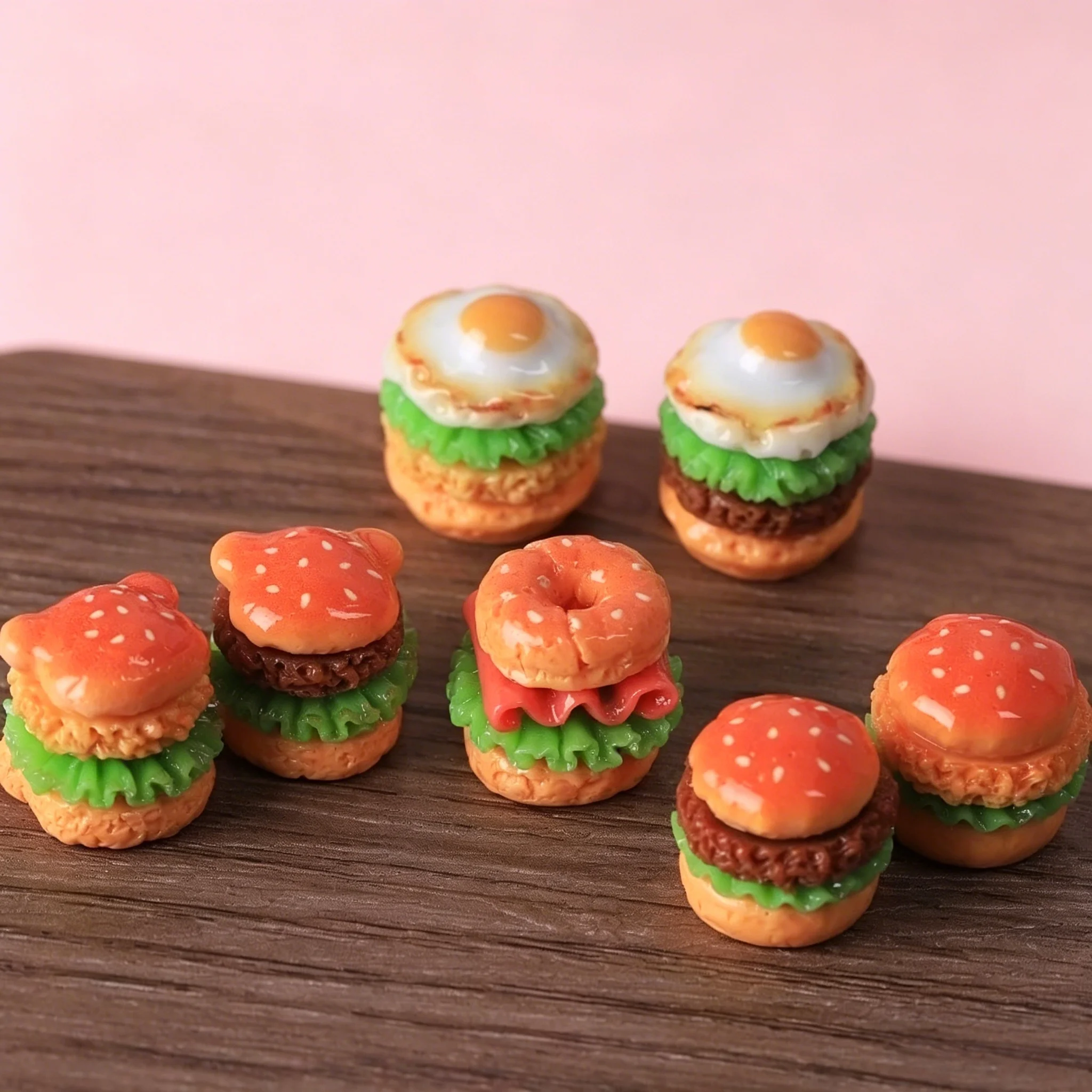 10 Stück Realistische Mini-Burger Harz-Anhänger - Simulierte Miniatur-Hamburger-Modelle für Puppenhaus-Küche & DIY-Bastelarbeiten – Detail 3