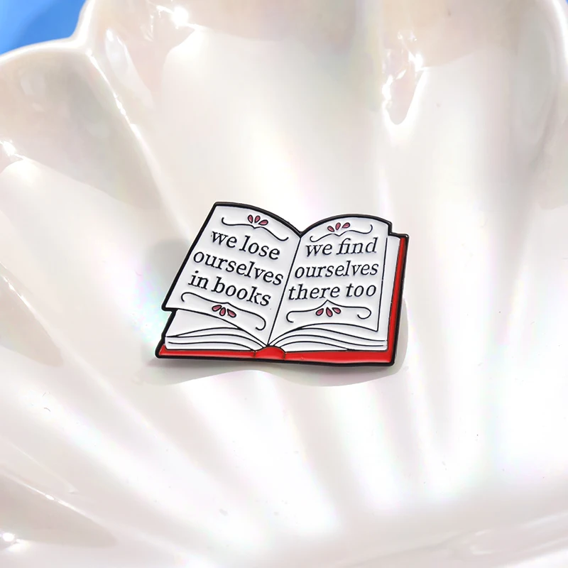 نحن نفقد أنفسنا في الكتب المينا دبوس مخصص نحن نجد أنفسنا هناك بروش شارة التلبيب القراءة عشاق الطالب الذي يذاكر كثيرا مجوهرات هدية #4