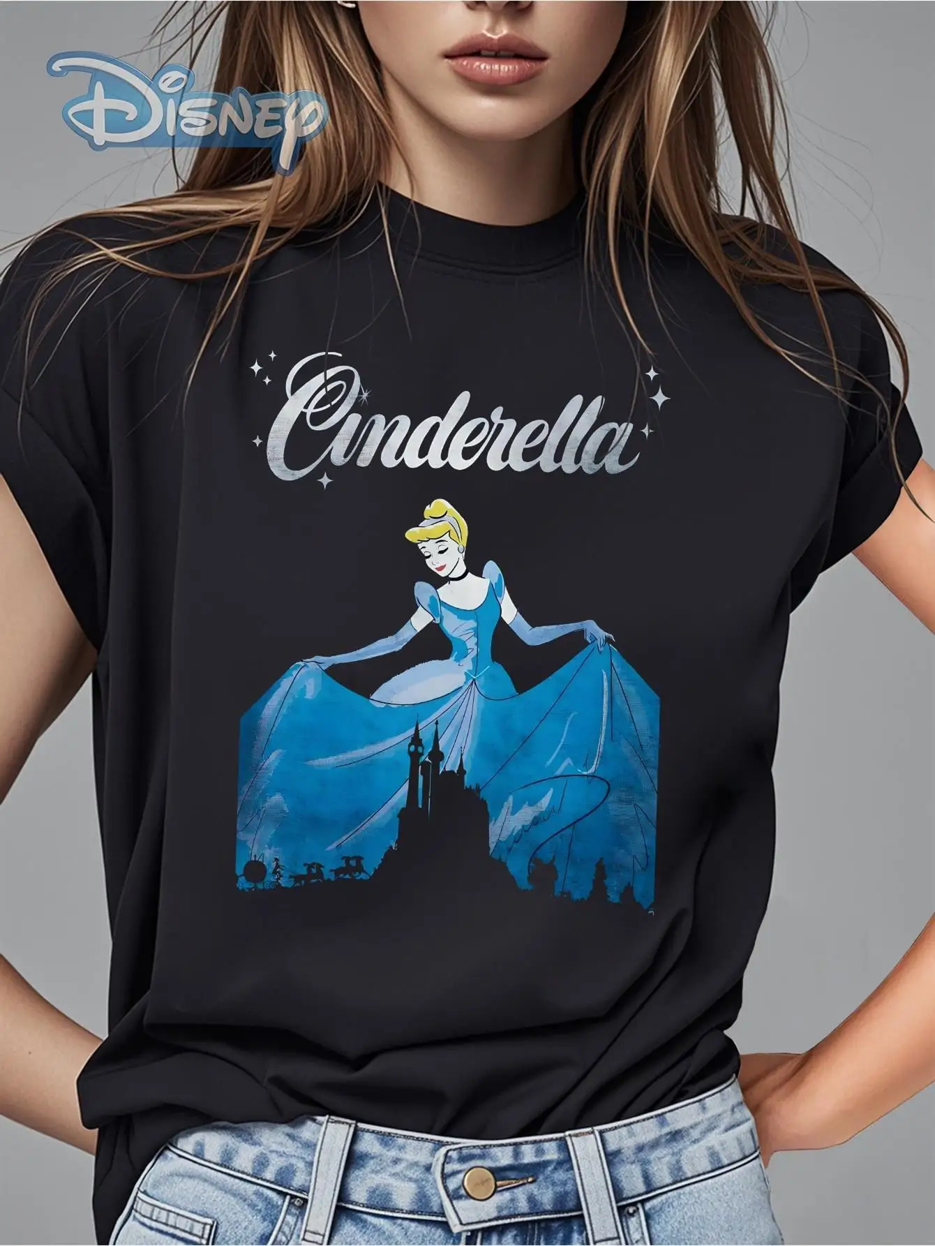 Disney Assepoester grafisch T-shirt voor dames - Zwart T-shirt met ronde hals en korte mouwen, blauwe jurk en kasteelontwerp, casual zomer