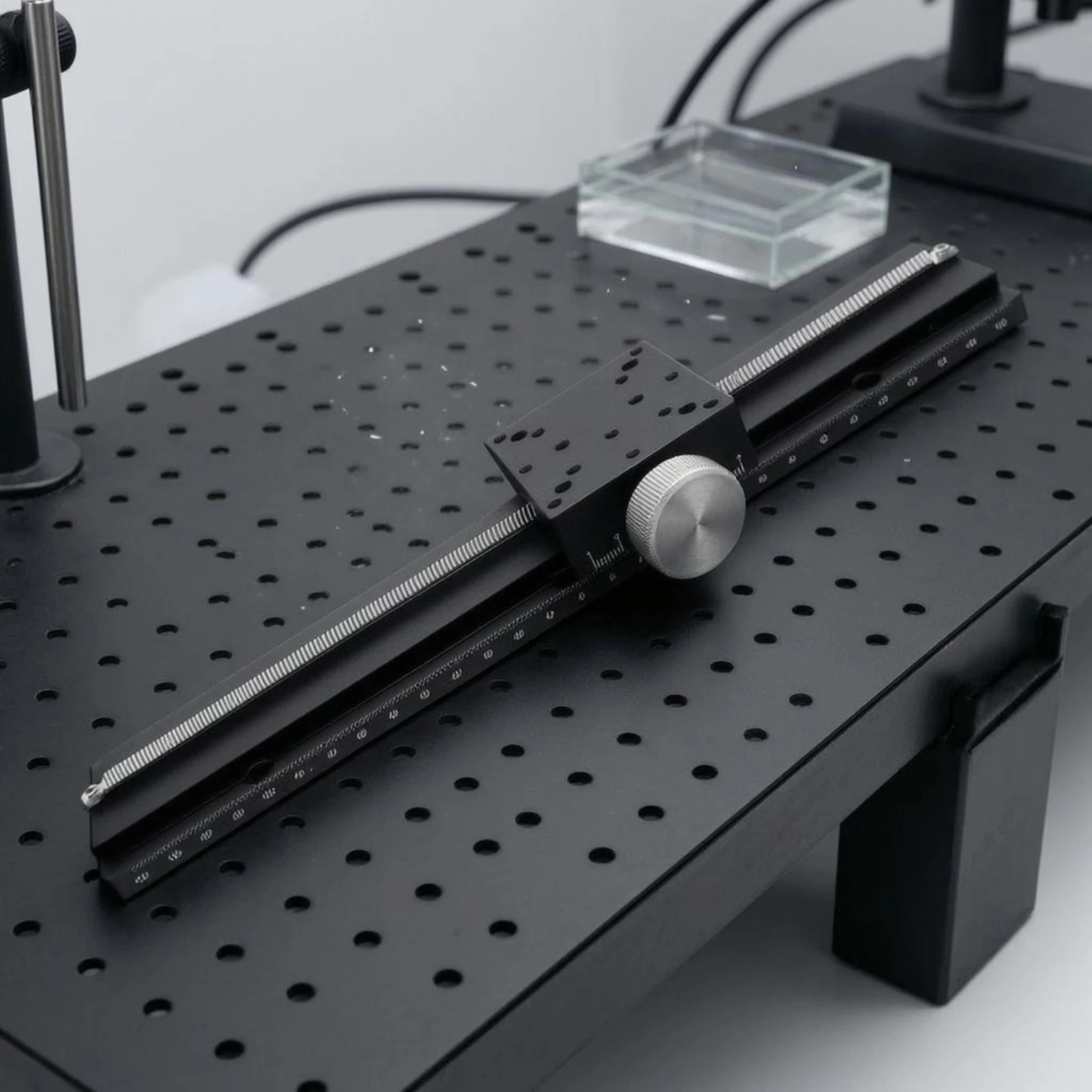X-Axis Translation Stage Engraved Scale Manual Translation Stage Positioning Slide Table Black Metal Precision Equipment