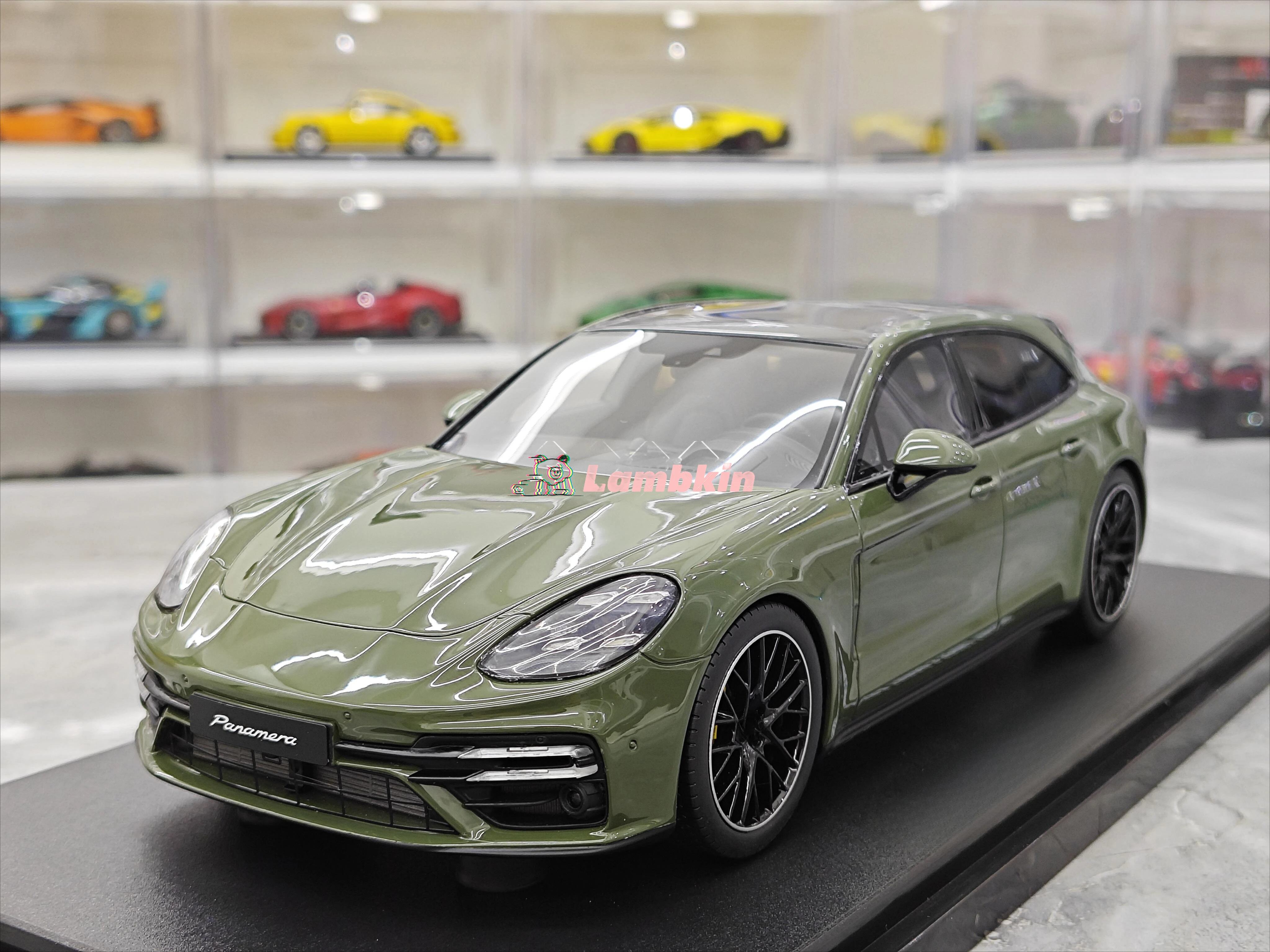 

GT Spirit 1/18 Panamera Turbo S Limited Edition Simulated Resin Car Model
