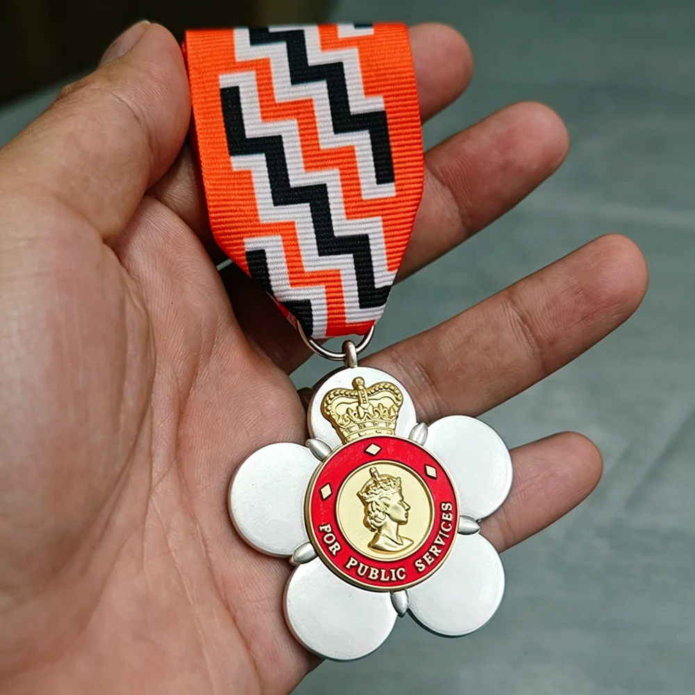 1PC Soviet Union Queen's Service Order Medal of New Zealand Ribbon Badge Pin Decoration Collection Craft Gift