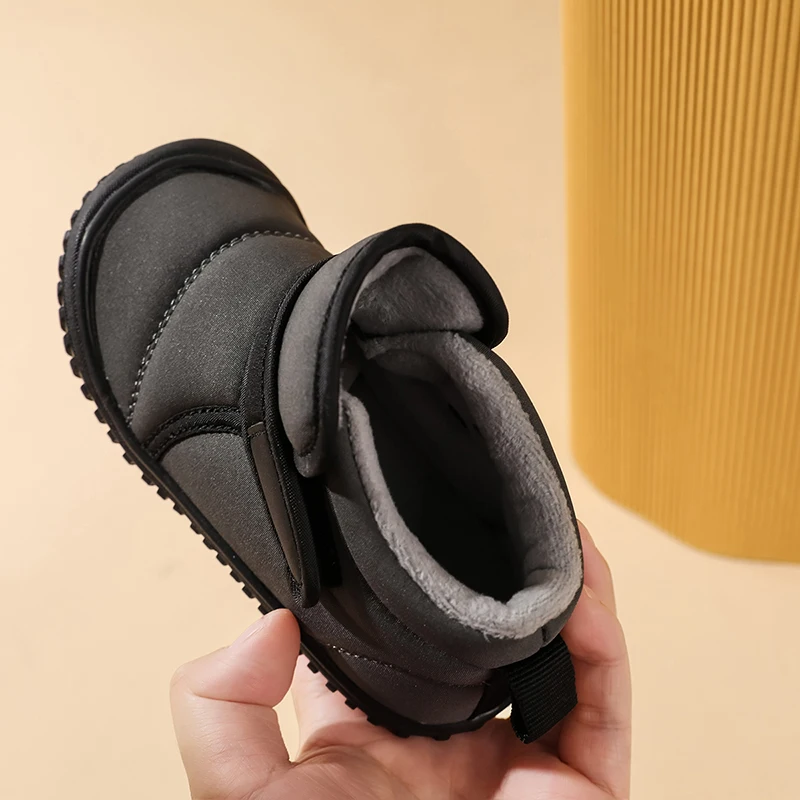 Kurze Winterstiefel für Kinder, rutschfeste, wasserdichte, weiche Plüschschuhe für Mädchen und Jungen, warme, wasserdichte Kindersneaker – Detail 5