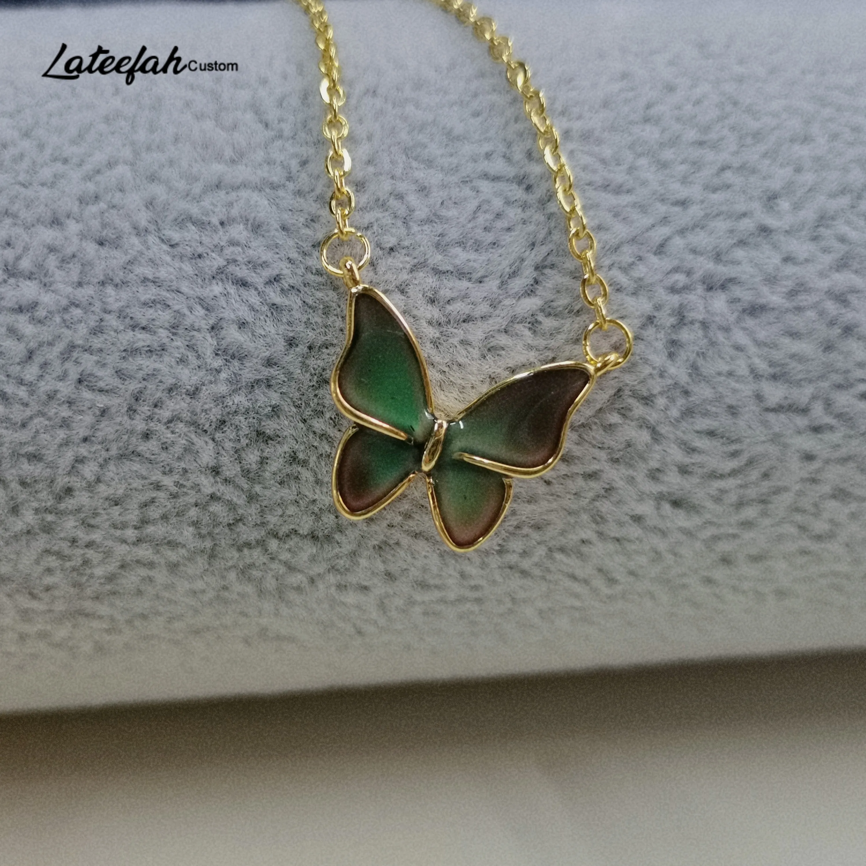 Lateefah Trendy Stainless Steel Thermochromic Butterfly Necklace for Women Charm Temperature Discoloration Pendant Jewelry Gift