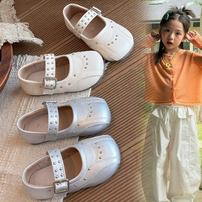 Kids Flat Shoes Rivet Fashion Girls Leather Shoes Round Toes Versatile 2026 Brand New Children Princess Shoes Soft Sole