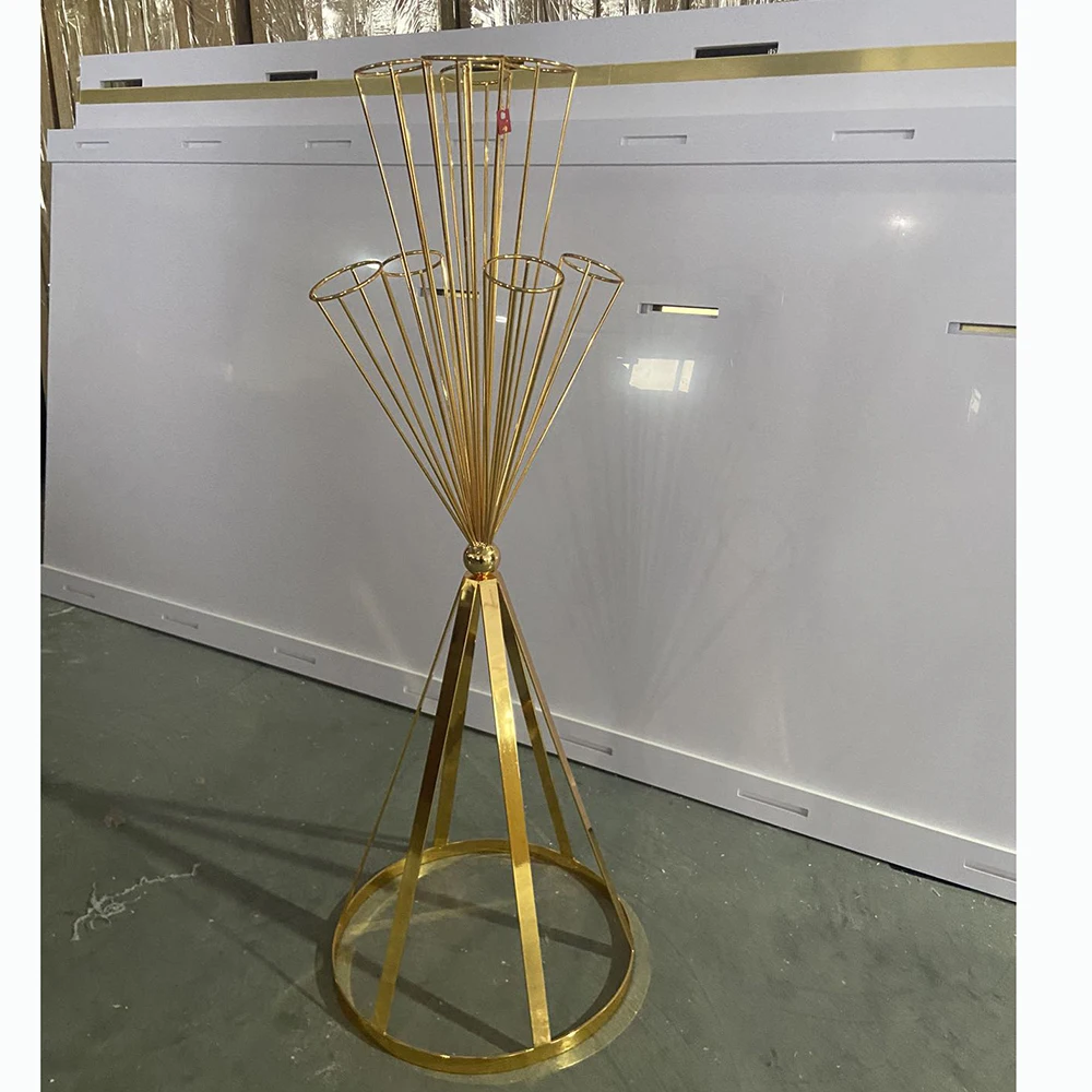 New Creative Gold Stand With Crystal Candelabra For Event Wedding Table Decoration Centerpiece