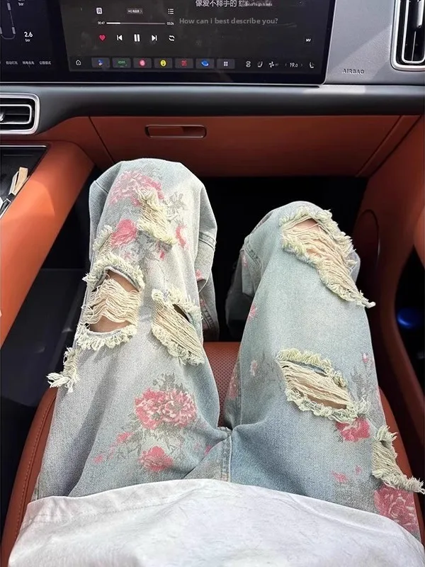 

Мужские джинсы свободного кроя в американском стиле с цветочным принтом и перфорацией, весна-осень, прямые брюки, большие размеры, до 300 фунтов, повседневные джинсы