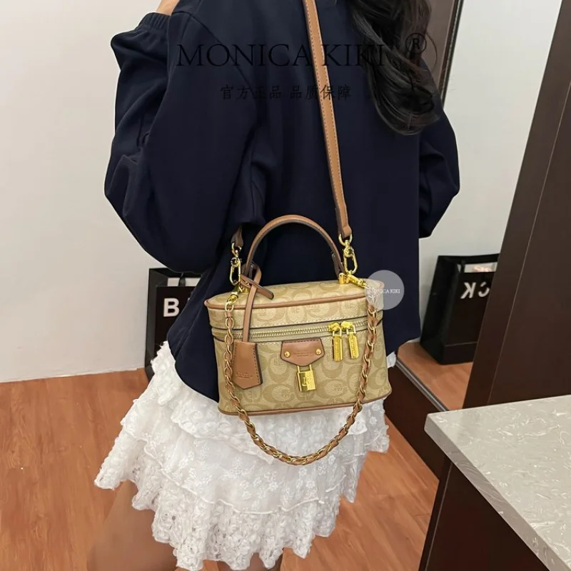 

Women's Messenger Bag In Elegant Leather Shoulder And Crossbody Design Classic Handbag By Famous Designer For Ladies