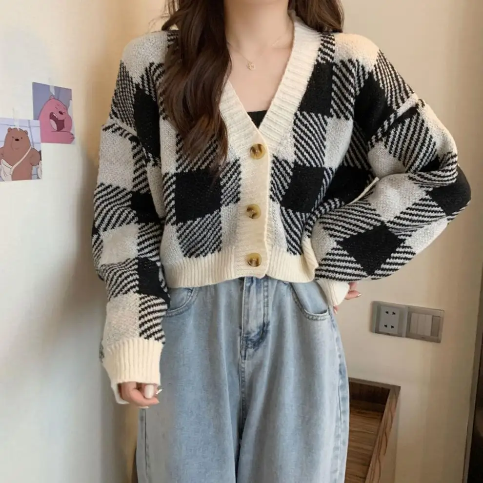 Korean Fashion V-Neck Short Knitted Sweaters Plaid Women Cardigan Single Breasting Y2k Sweaters for Women Autumn Casual Top