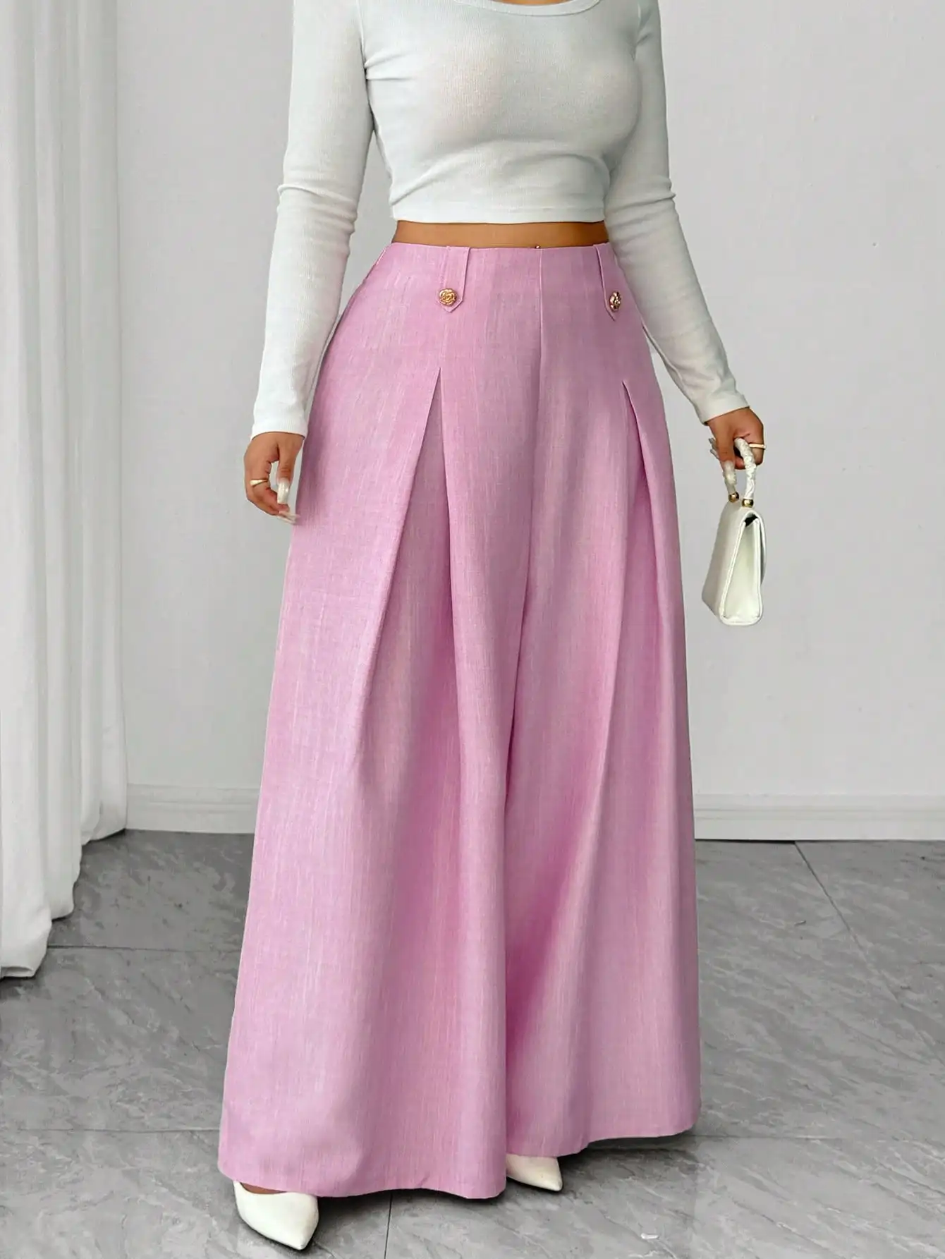 

Женские розовые брюки с эластичной талией, металлическими пуговицами и широкими штанинами с плиссировкой