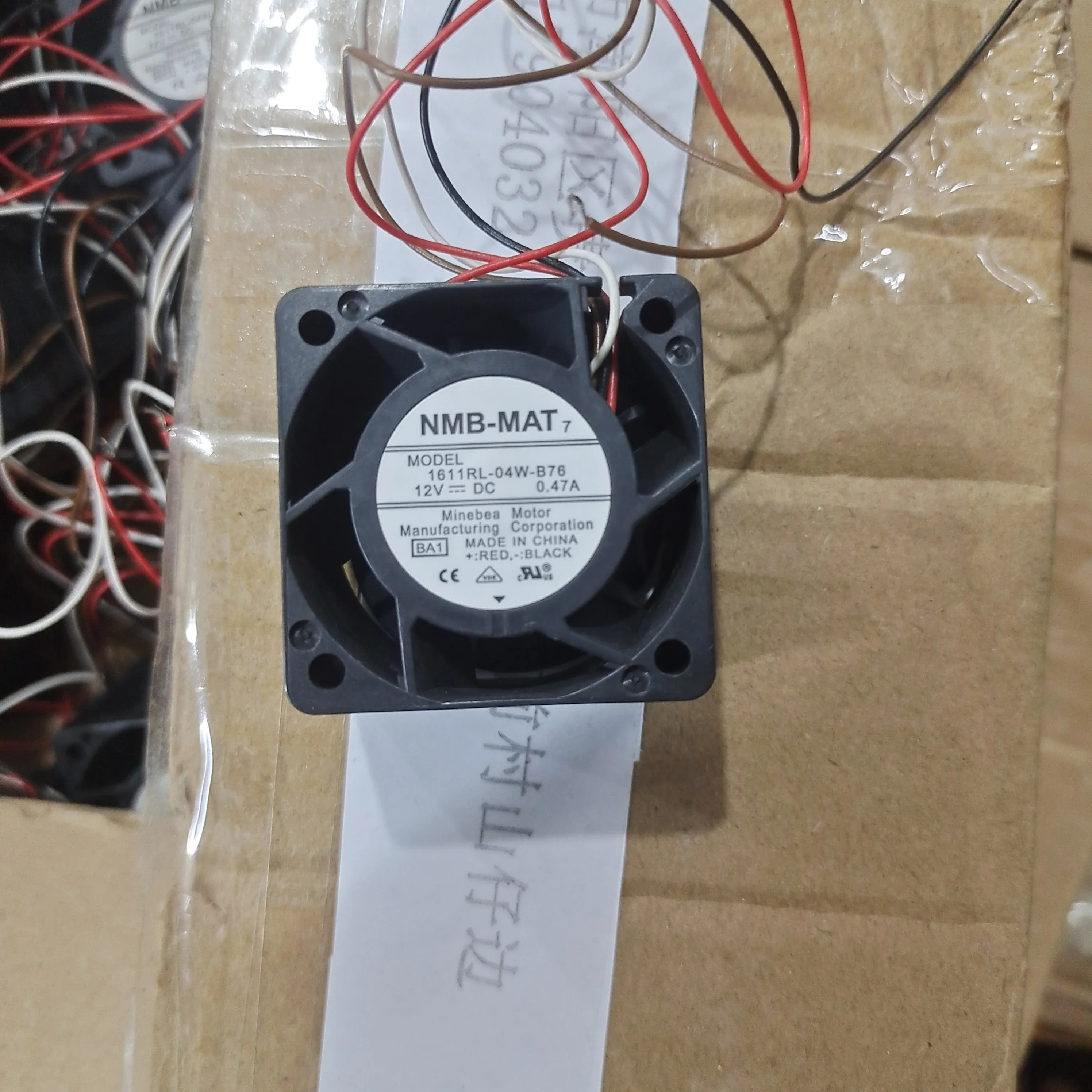 

Ltsf For NMB 1611RL-04W-B76 BA1 DC 12V 0.47A 40x40x28mm 4-Wire Server Cooling Fan 4cm