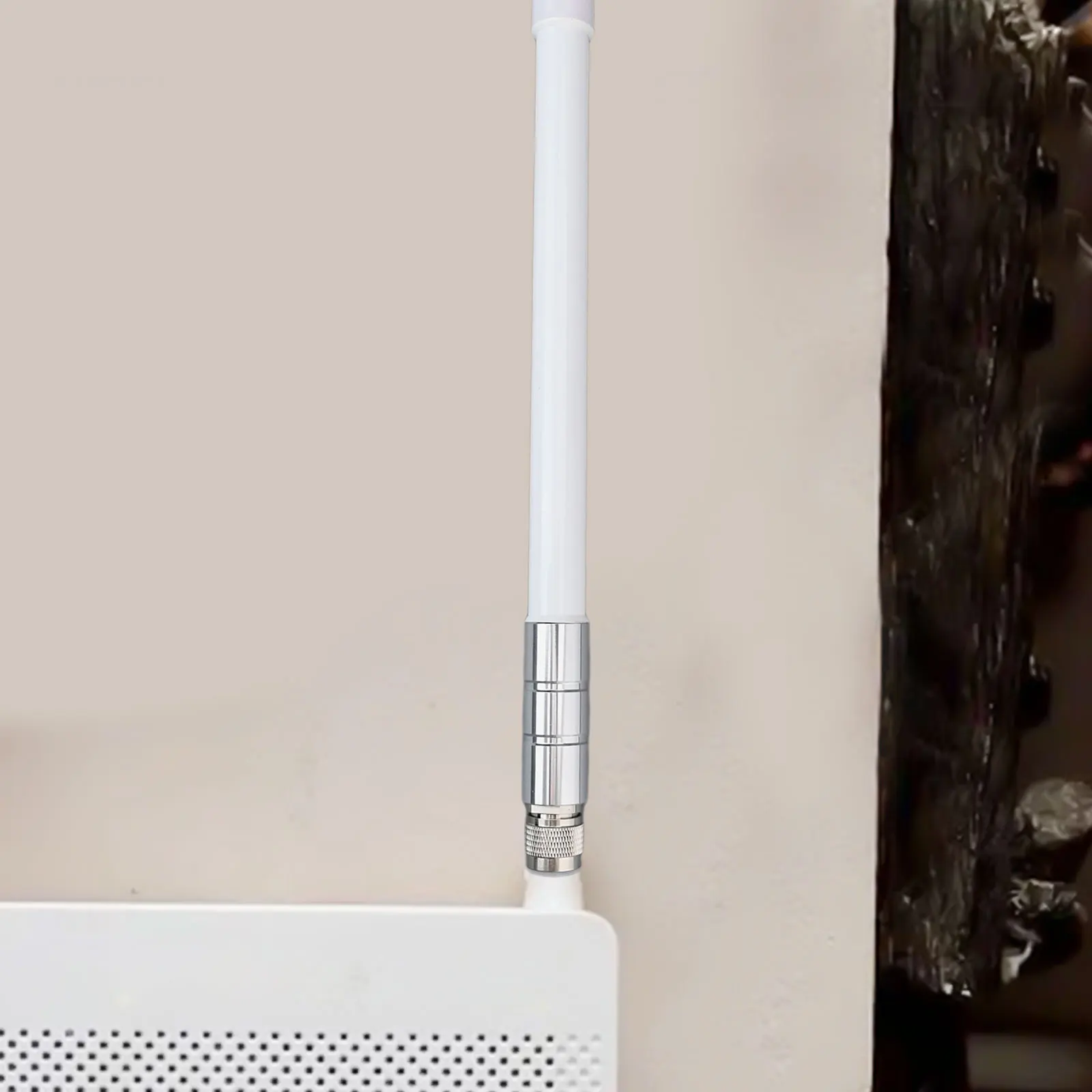 7dBi Gain Antenna Designed for Helium Miners Features N Type Male Connector and Operates on Frequencies of 868/915 MHz
