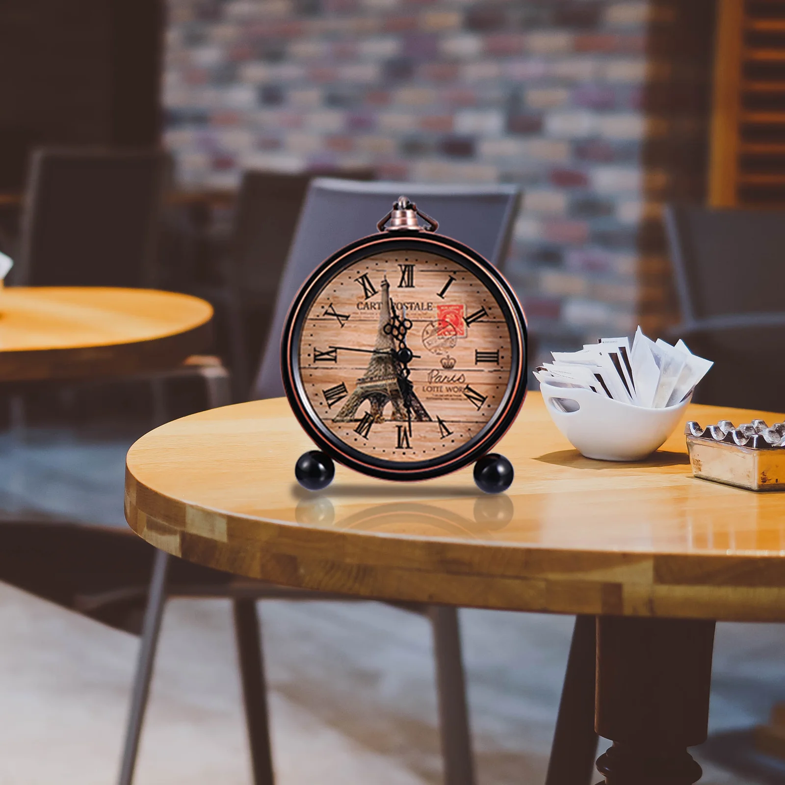 

Retro Style Desktop Alarm Clock Simple Delicate Design Mute Bedside Clock for Living Room Conference Room Decoration